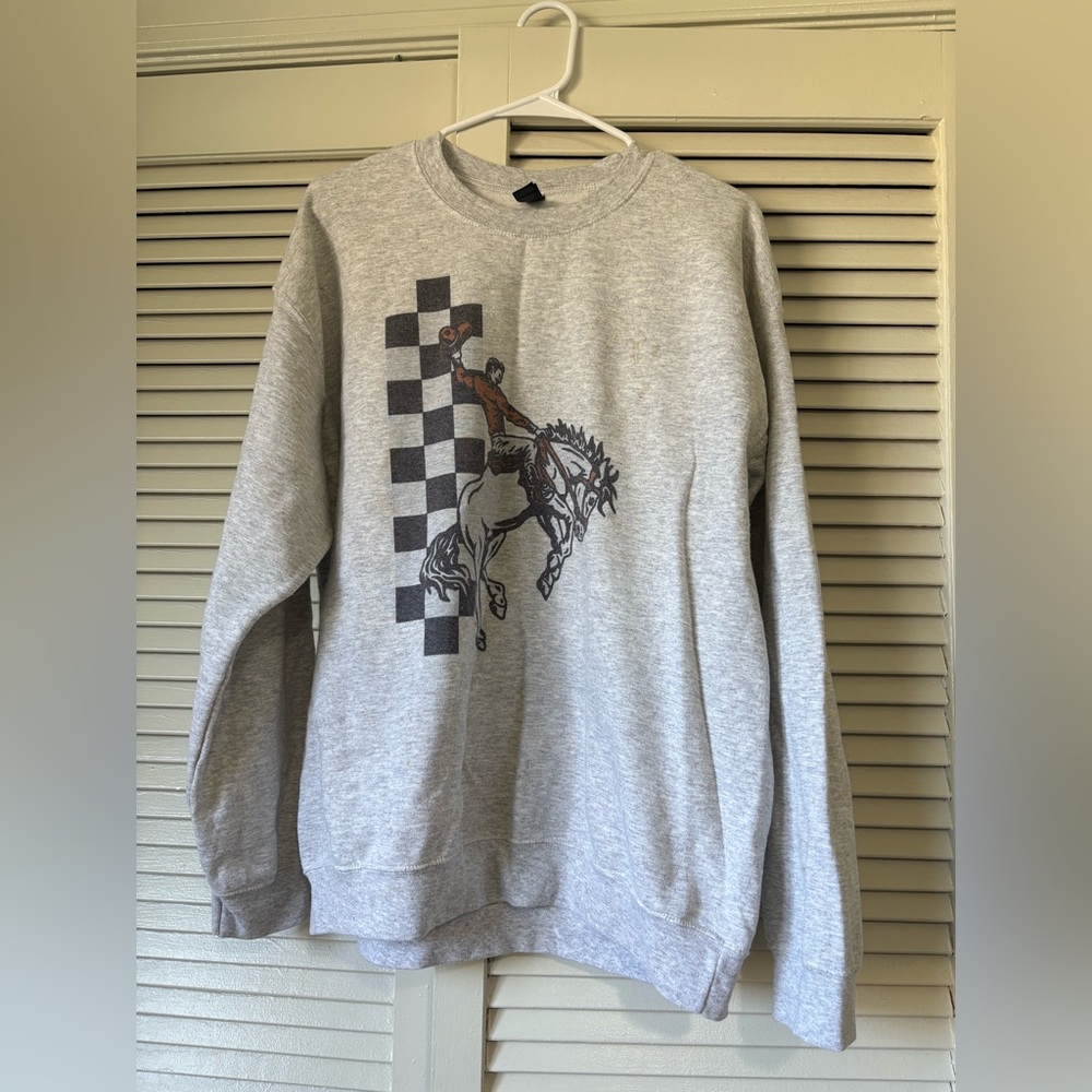 Gildan Light Gray Graphic Crewneck Sweatshirt